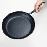 Bezproblémová nepriľnavá panvica